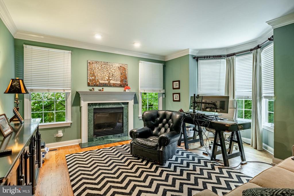 4 TAYLOR CHASE LANE