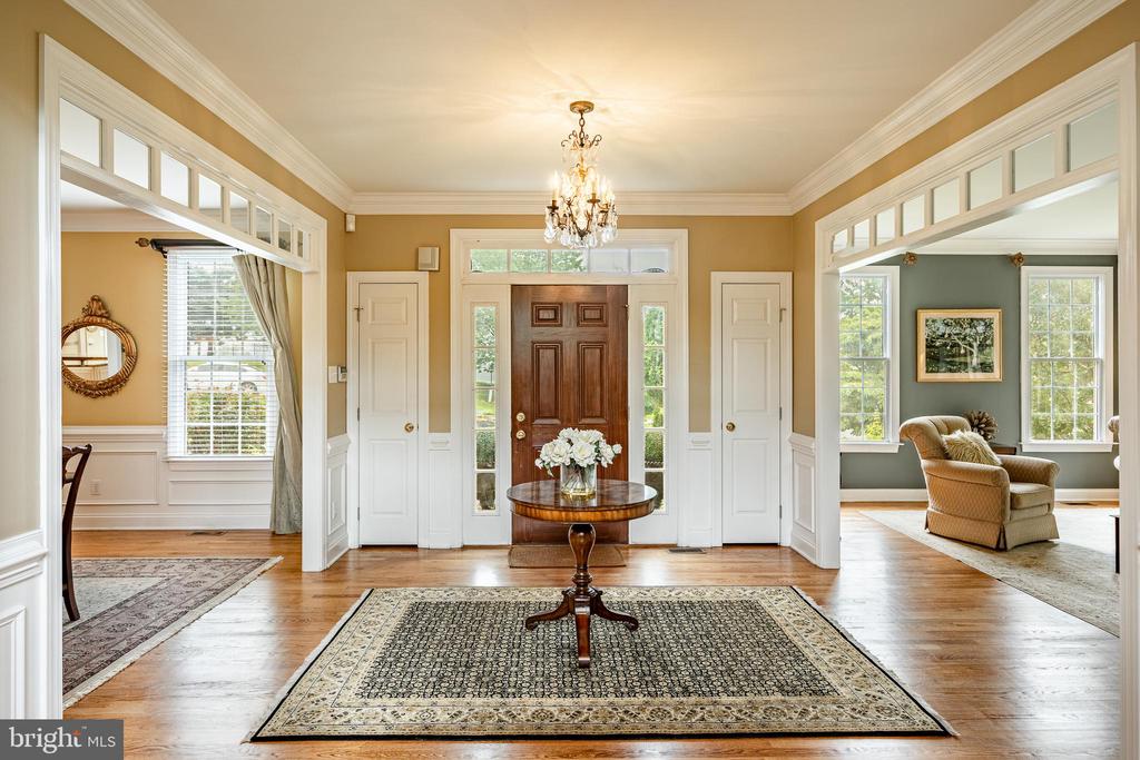4 TAYLOR CHASE LANE