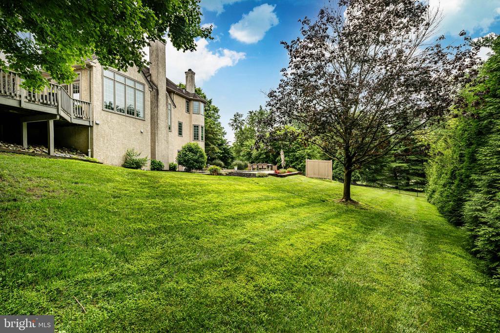 4 TAYLOR CHASE LANE