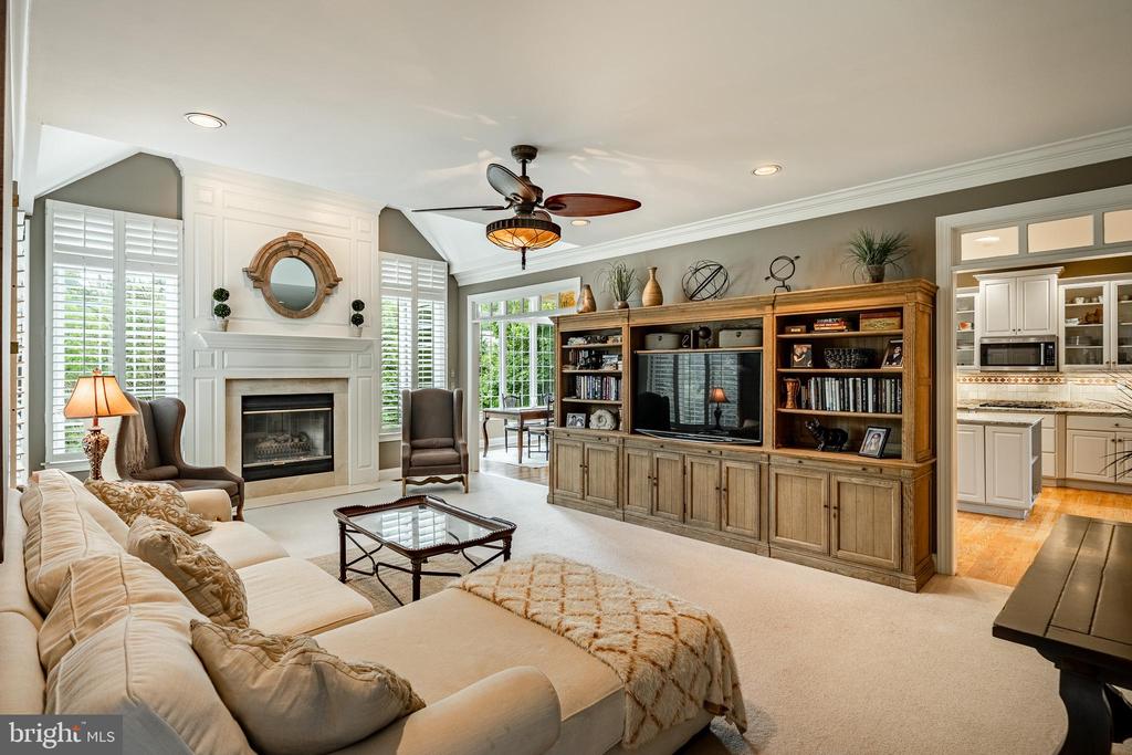 4 TAYLOR CHASE LANE