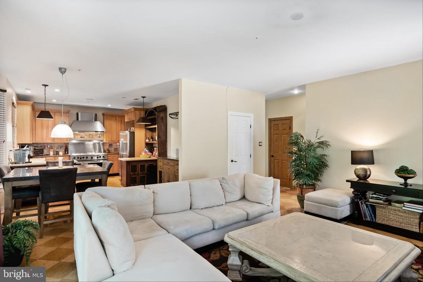 405 Merion Hill