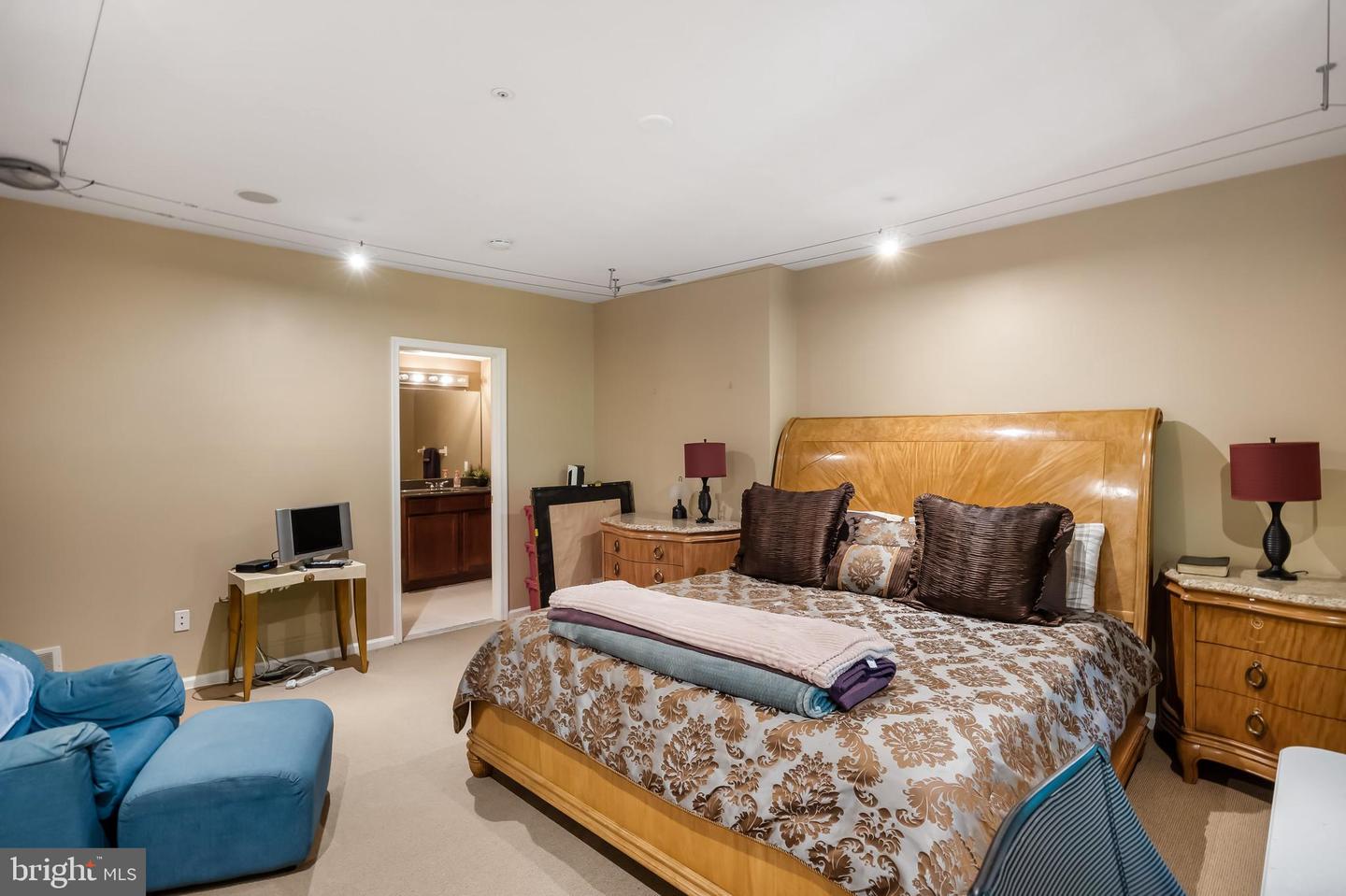 405 Merion Hill