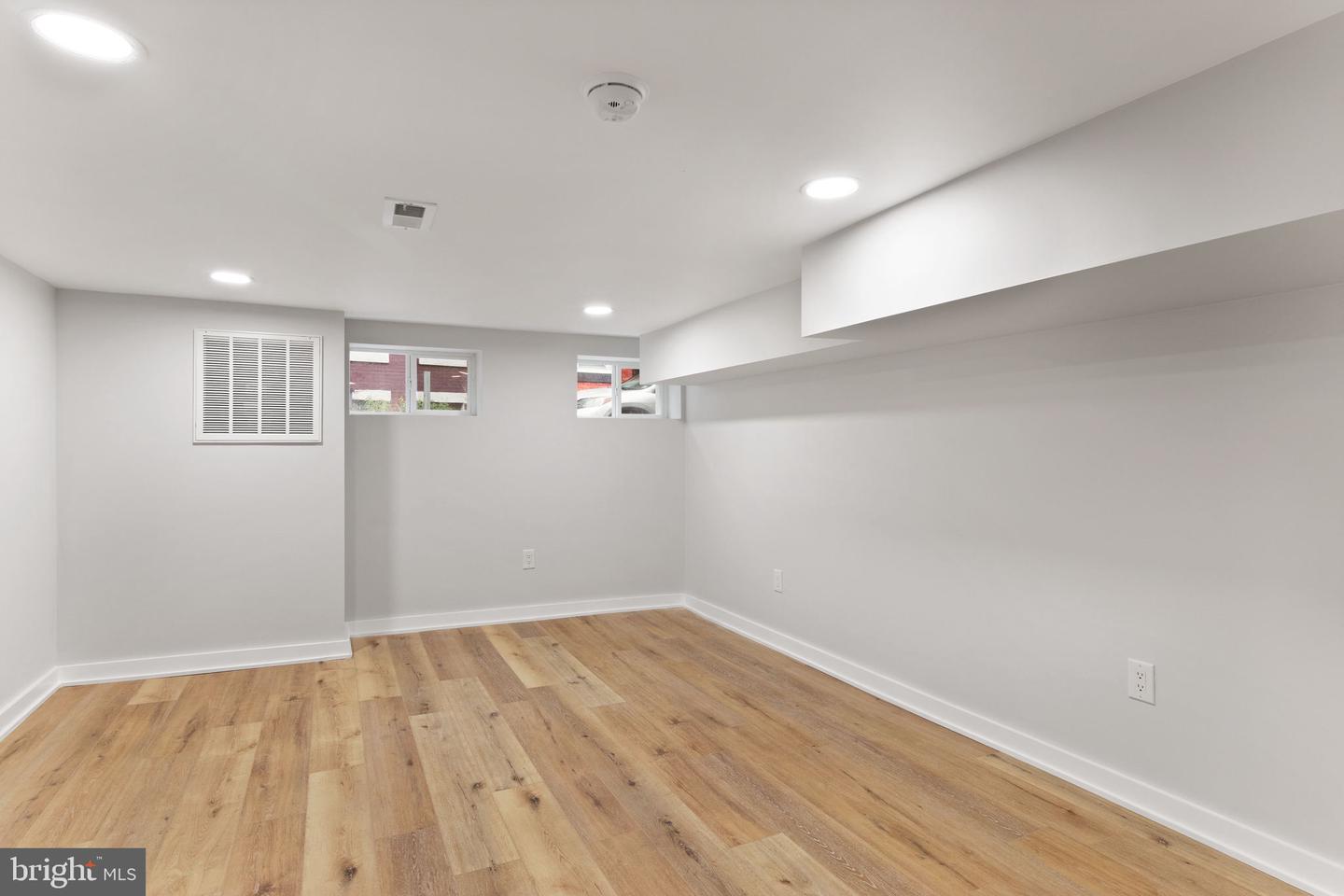 1424 N Dover St