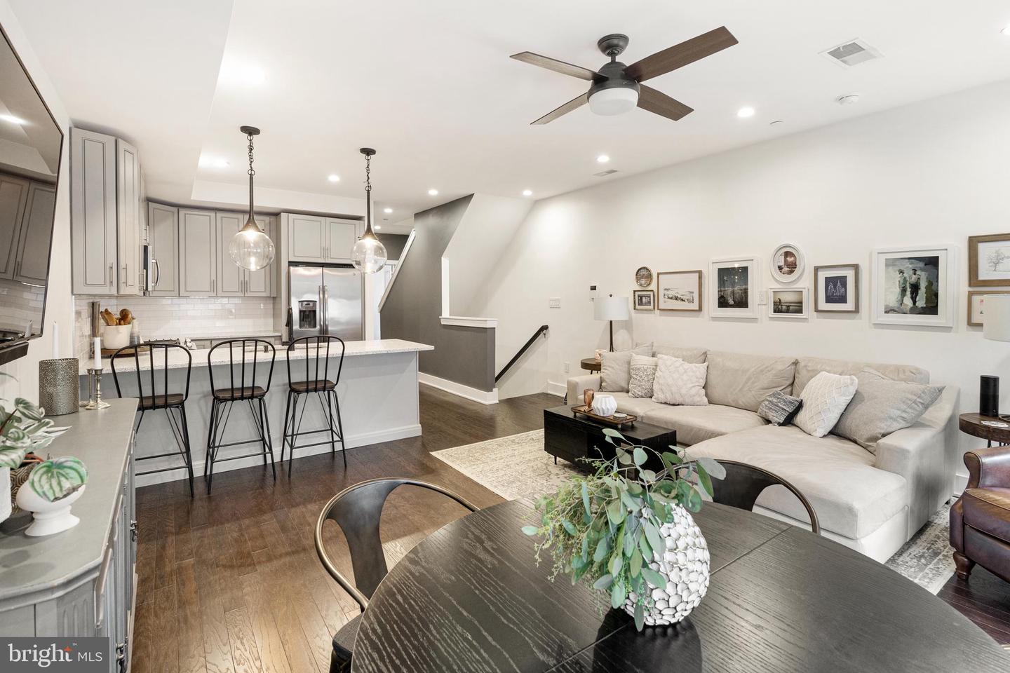 2438 Federal St #2