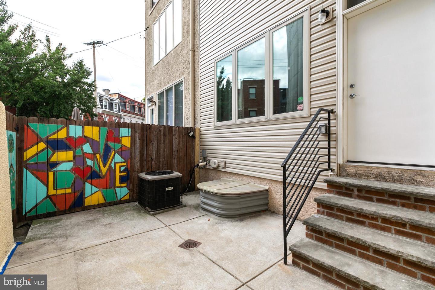 2419 Grays Ferry Ave