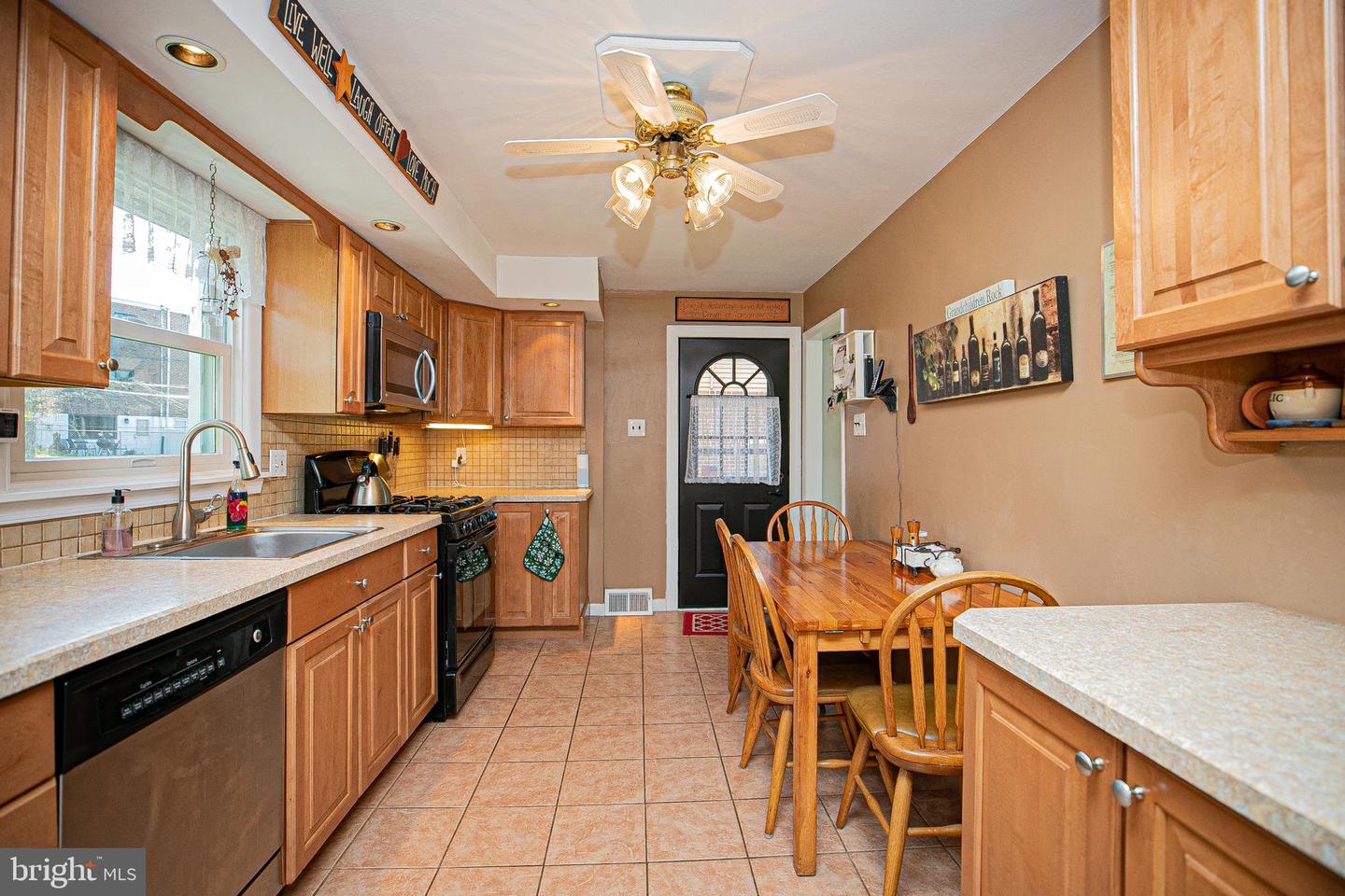727 Hill Rd