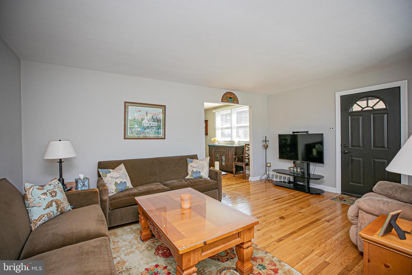 727 Hill Rd