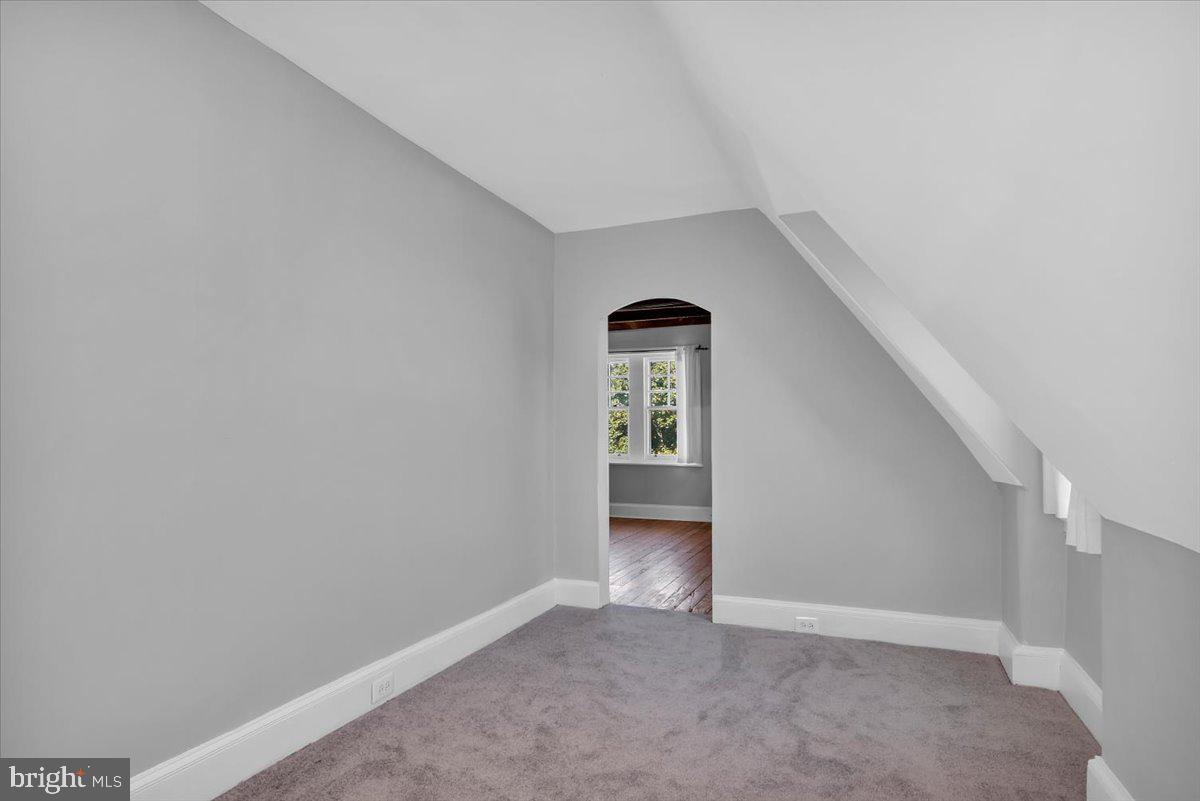 128 E Pomona St