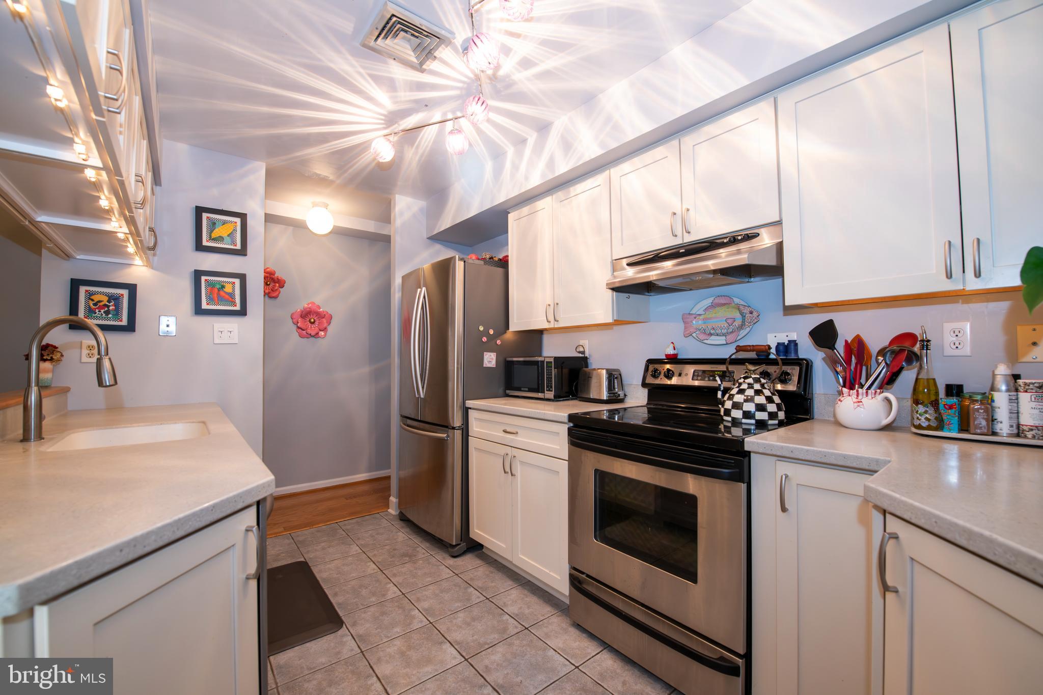 8 Rex Ave #3