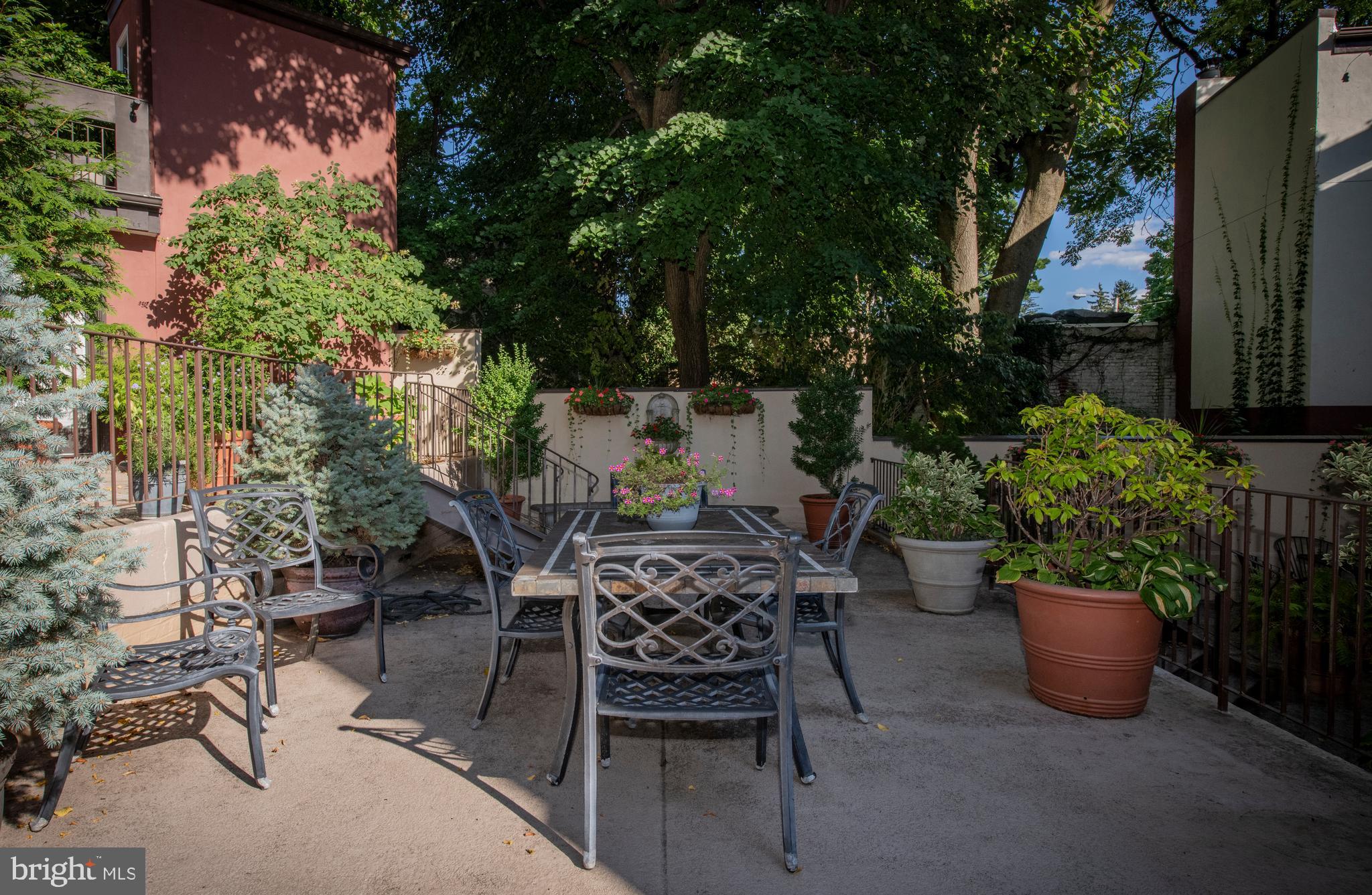 8 Rex Ave #3