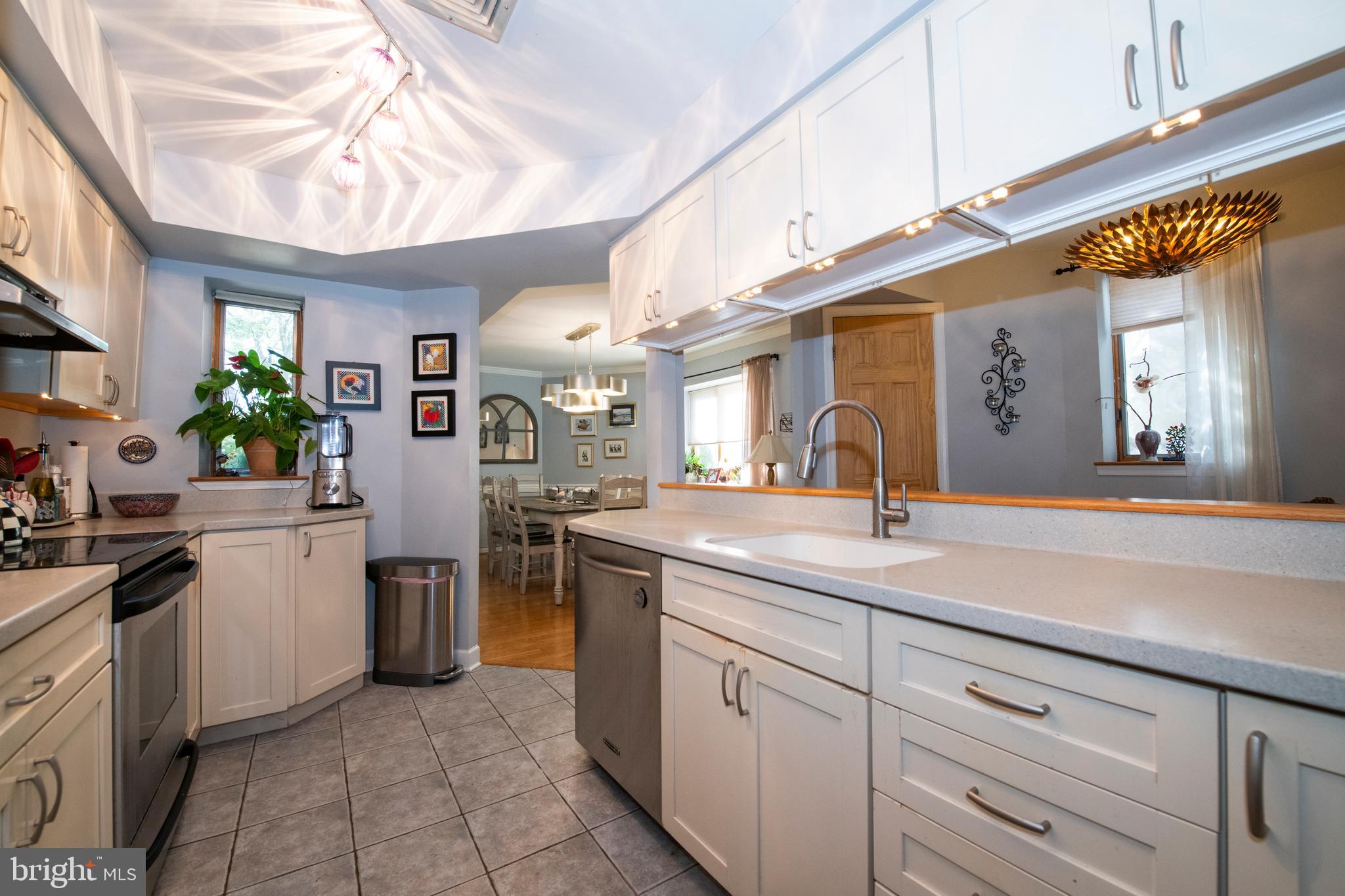 8 Rex Ave #3