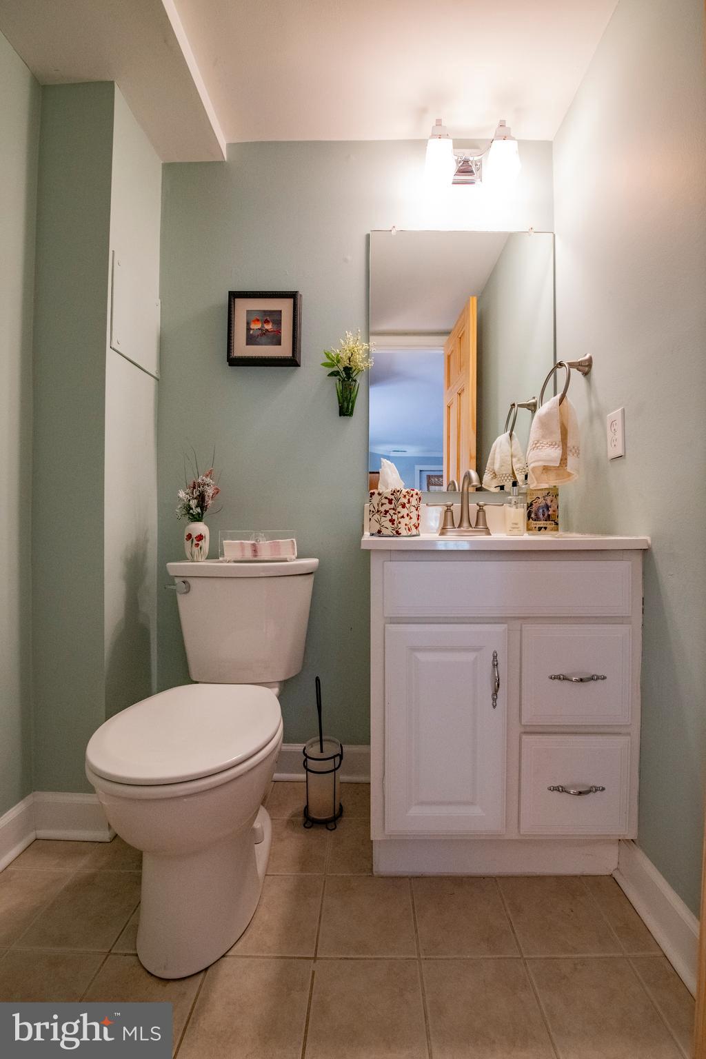 8 Rex Ave #3
