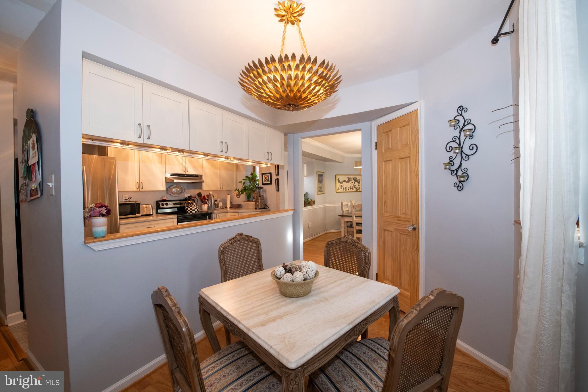 8 Rex Ave #3