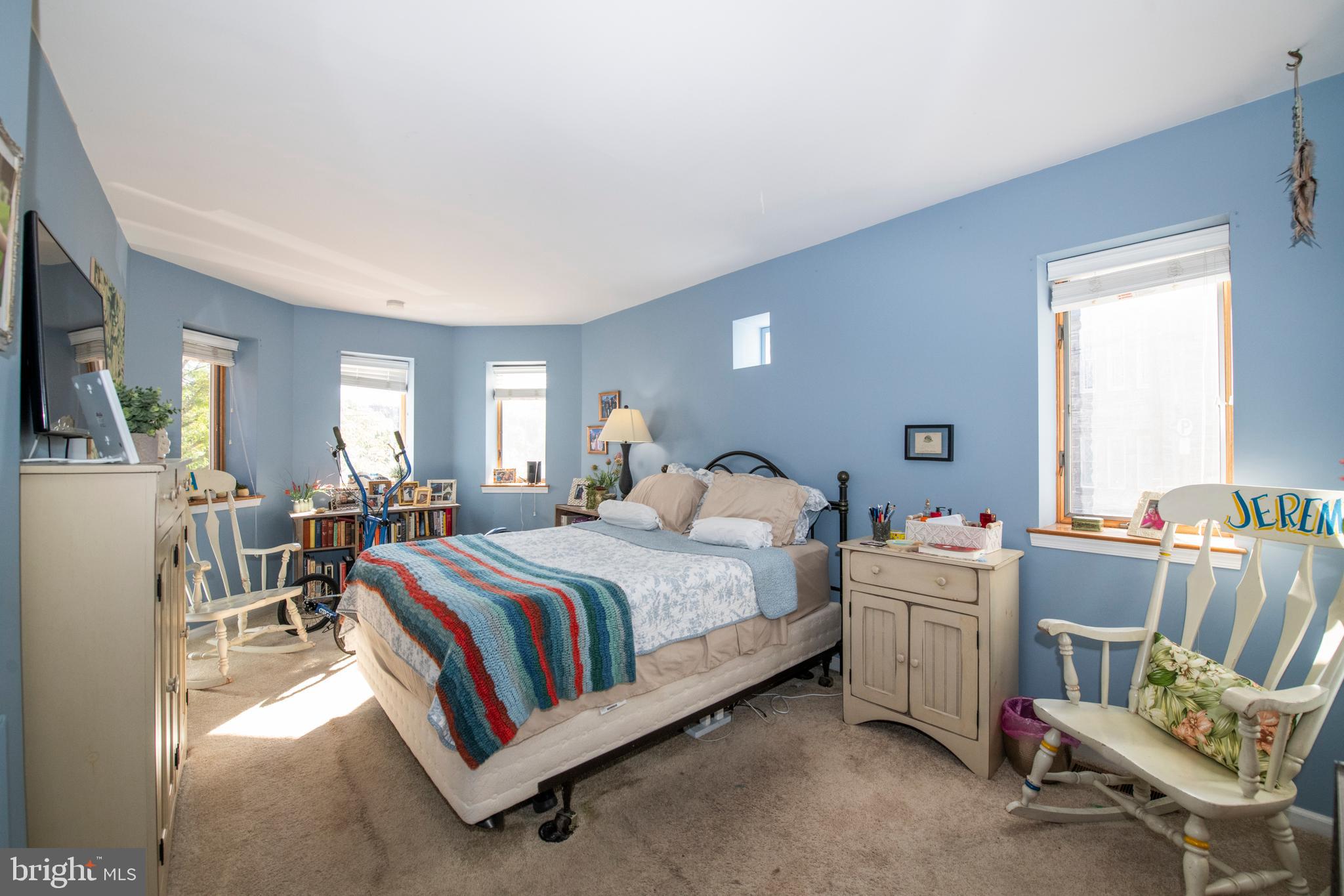 8 Rex Ave #3