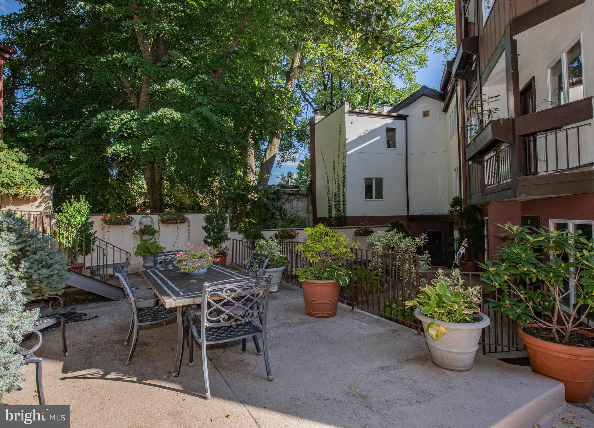 8 Rex Ave #3