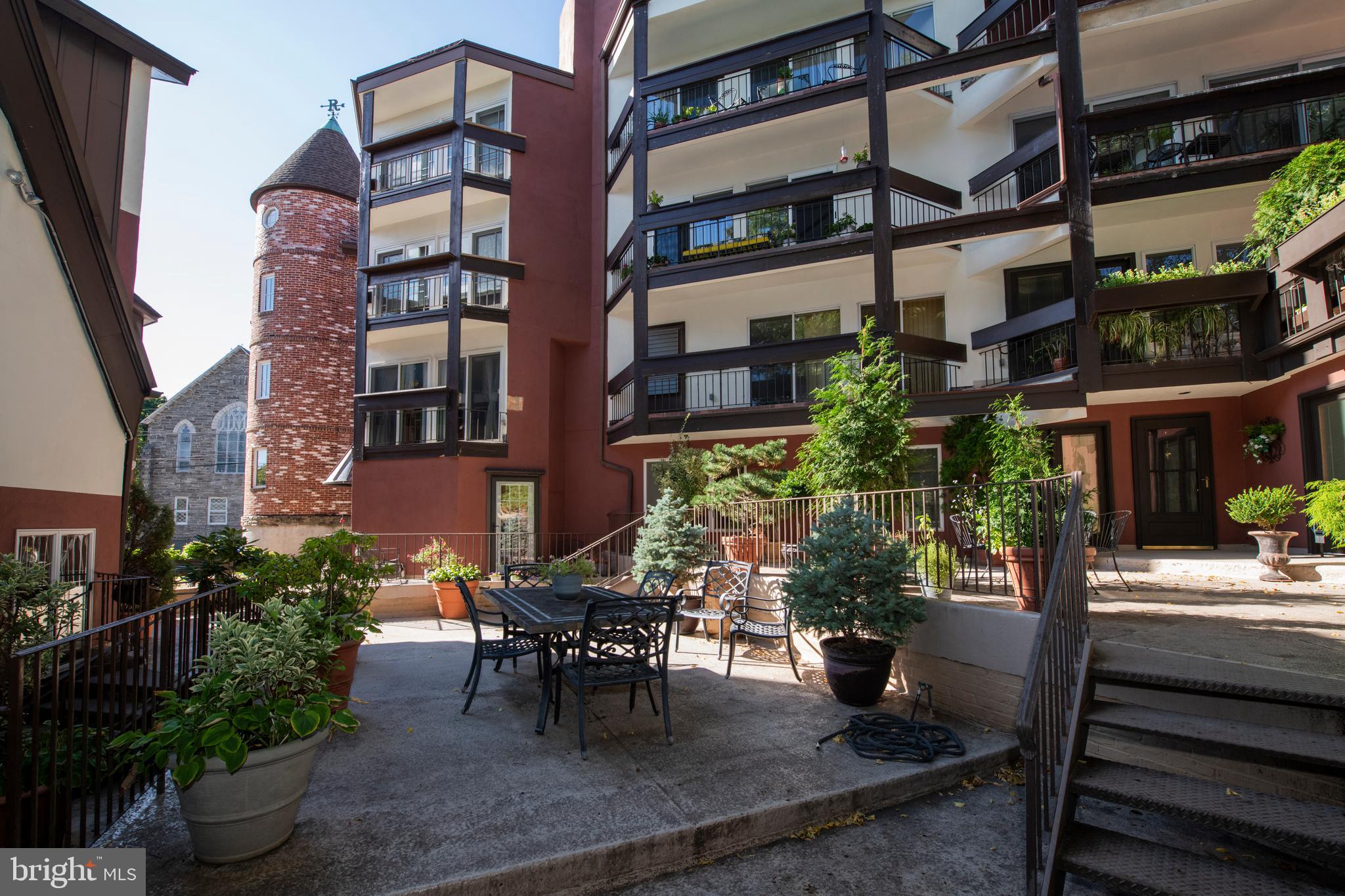 8 Rex Ave #3