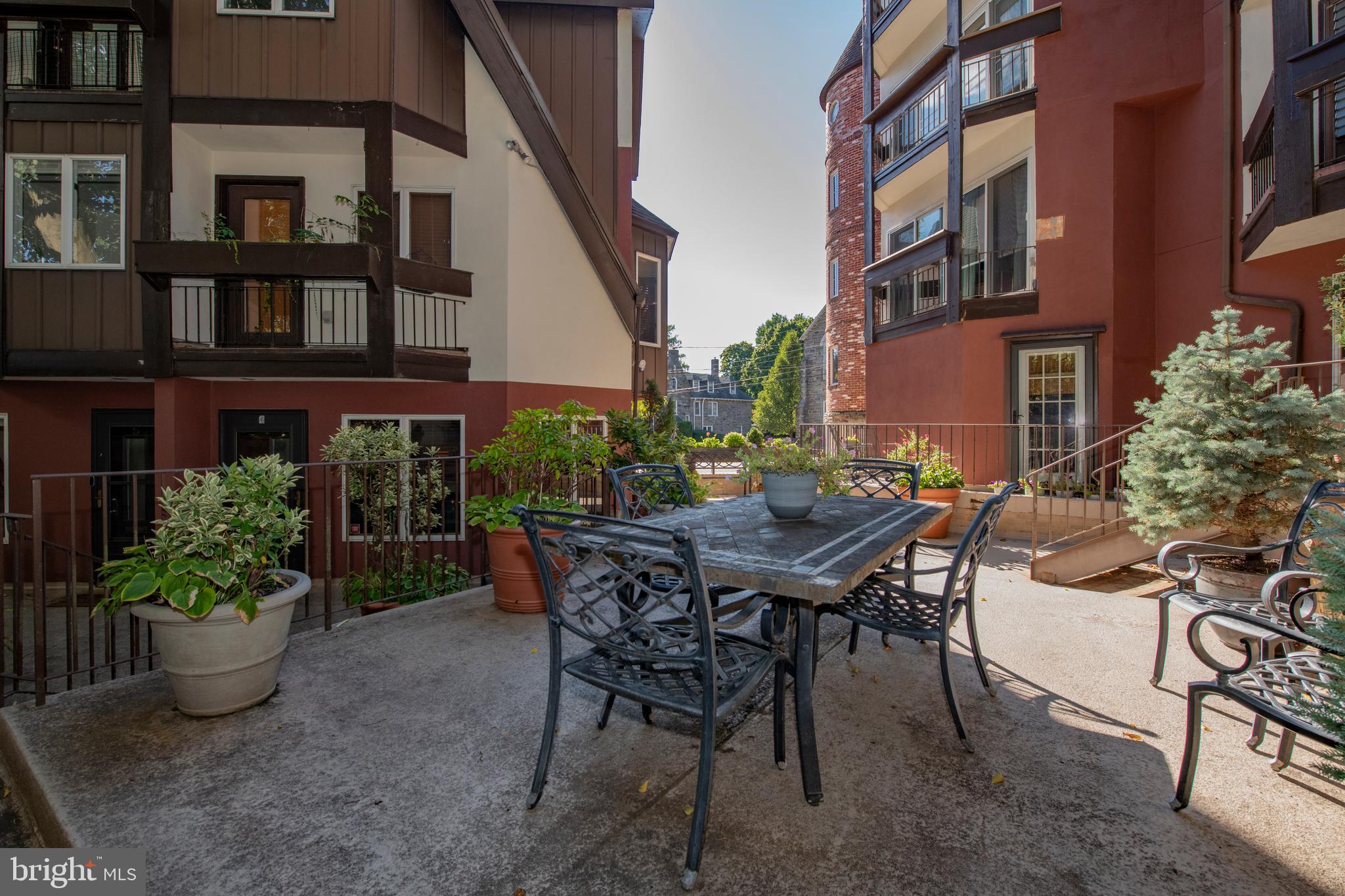 8 Rex Ave #3