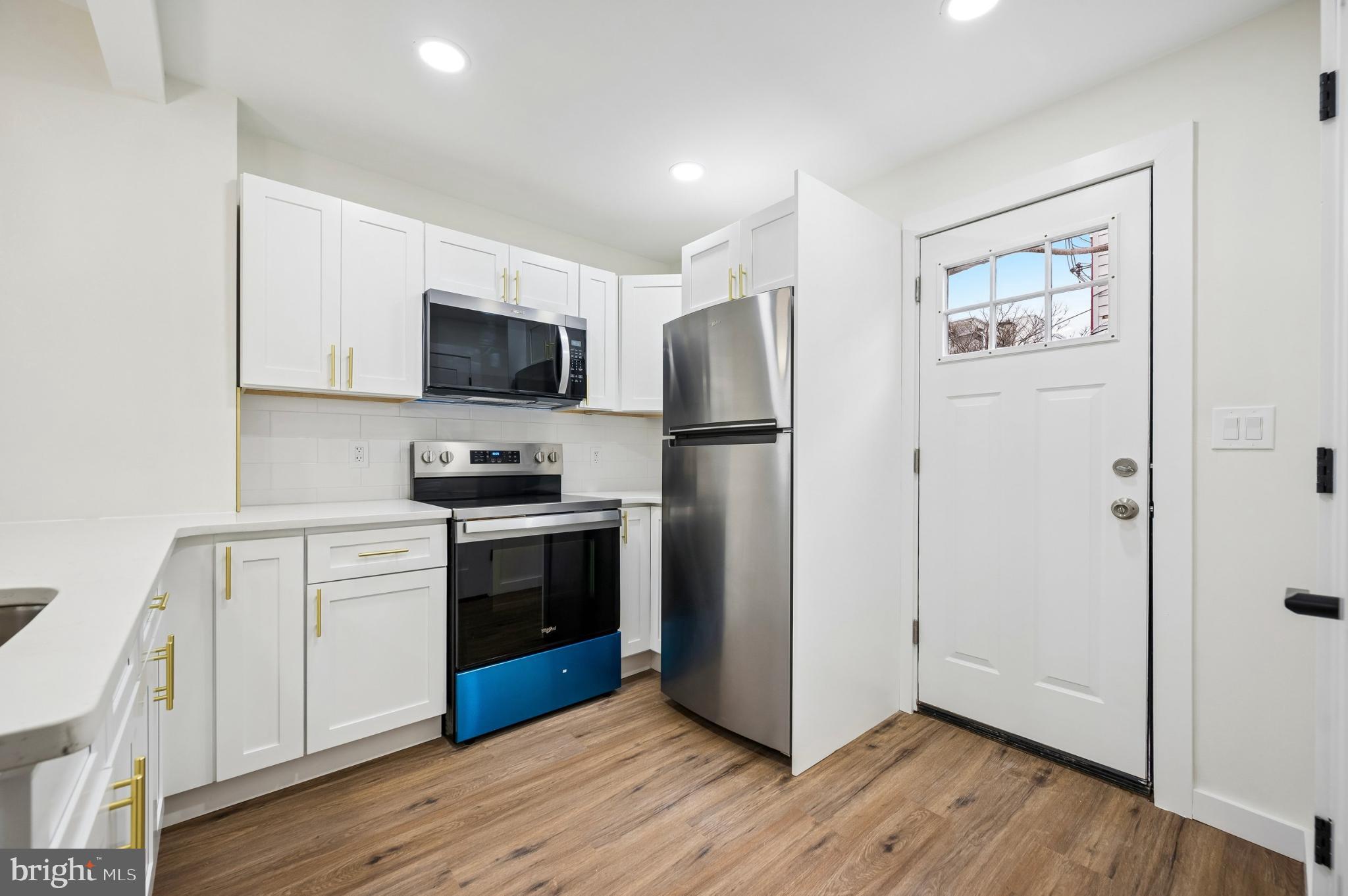 1702 N STILLMAN STREET