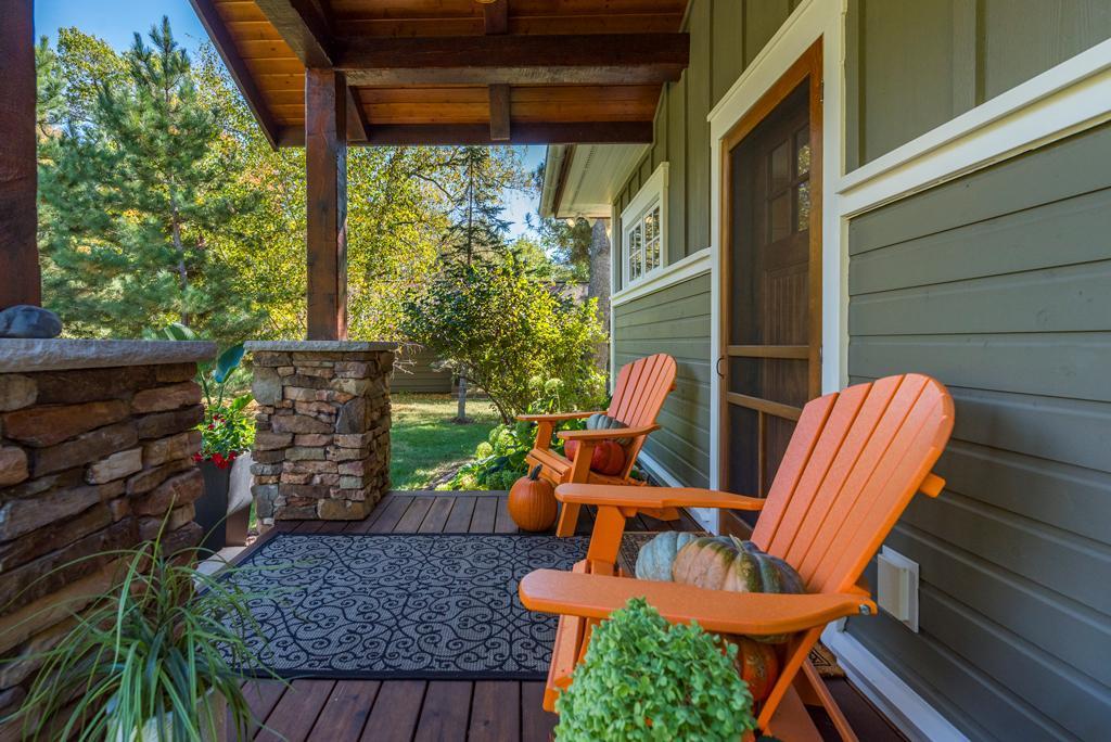 8267 Gladstone Lake Road