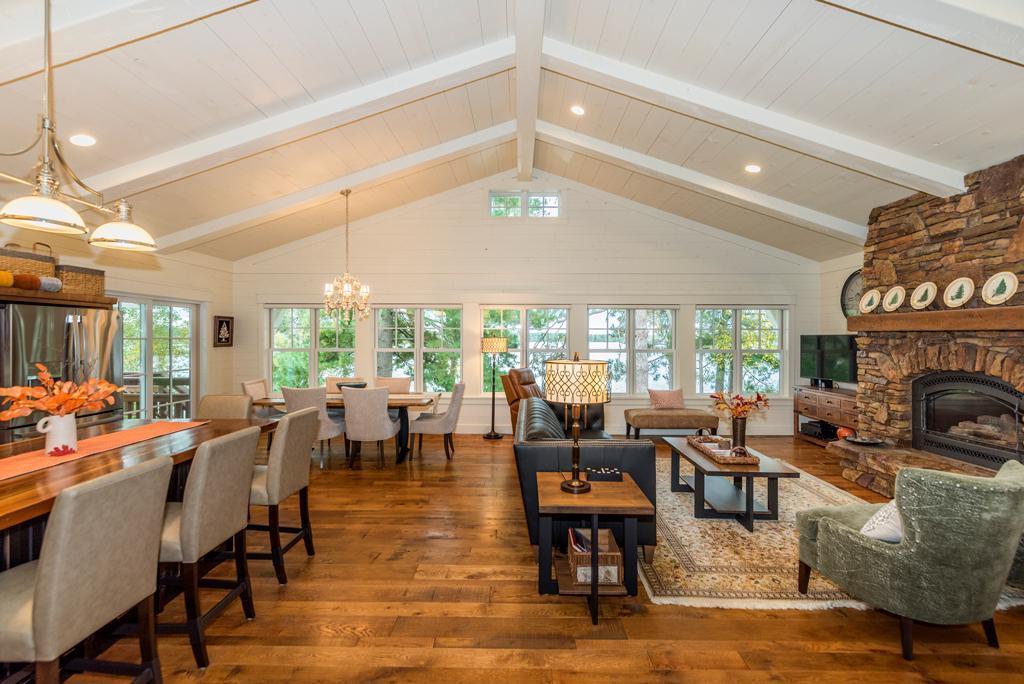 8267 Gladstone Lake Road