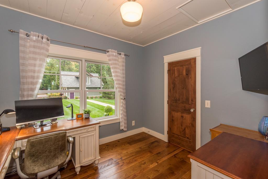 8267 Gladstone Lake Road