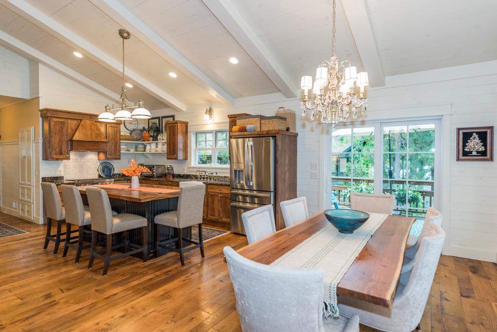 8267 Gladstone Lake Road