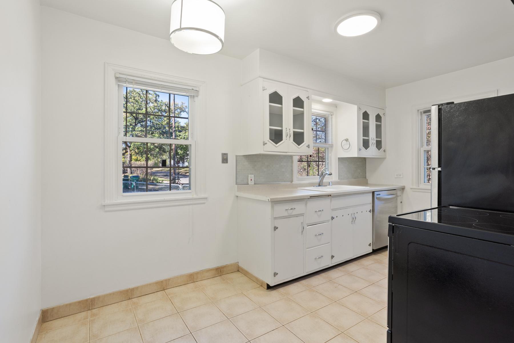 2700 Georgia Avenue S