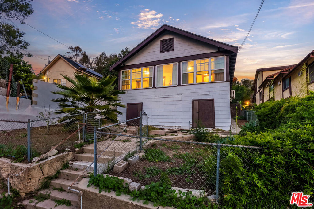 534 Casanova Street