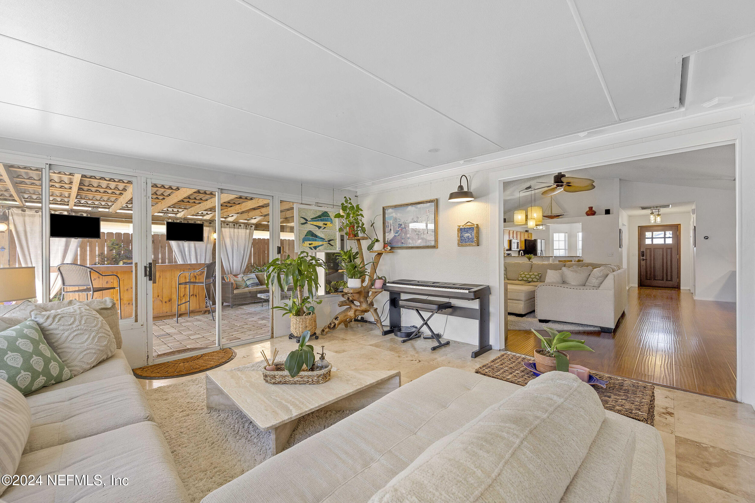 2444 TWIN SPRINGS Drive