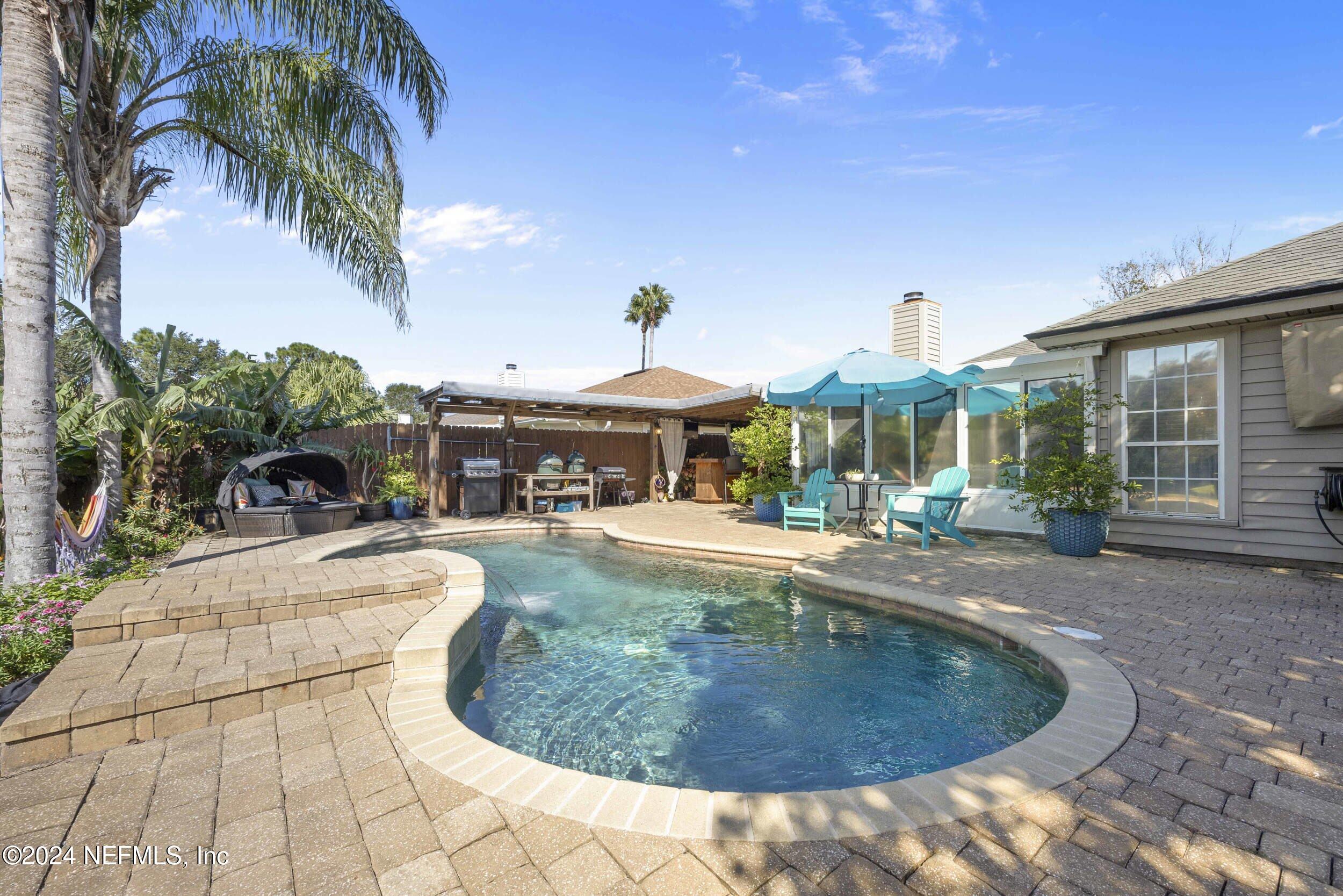 2444 TWIN SPRINGS Drive