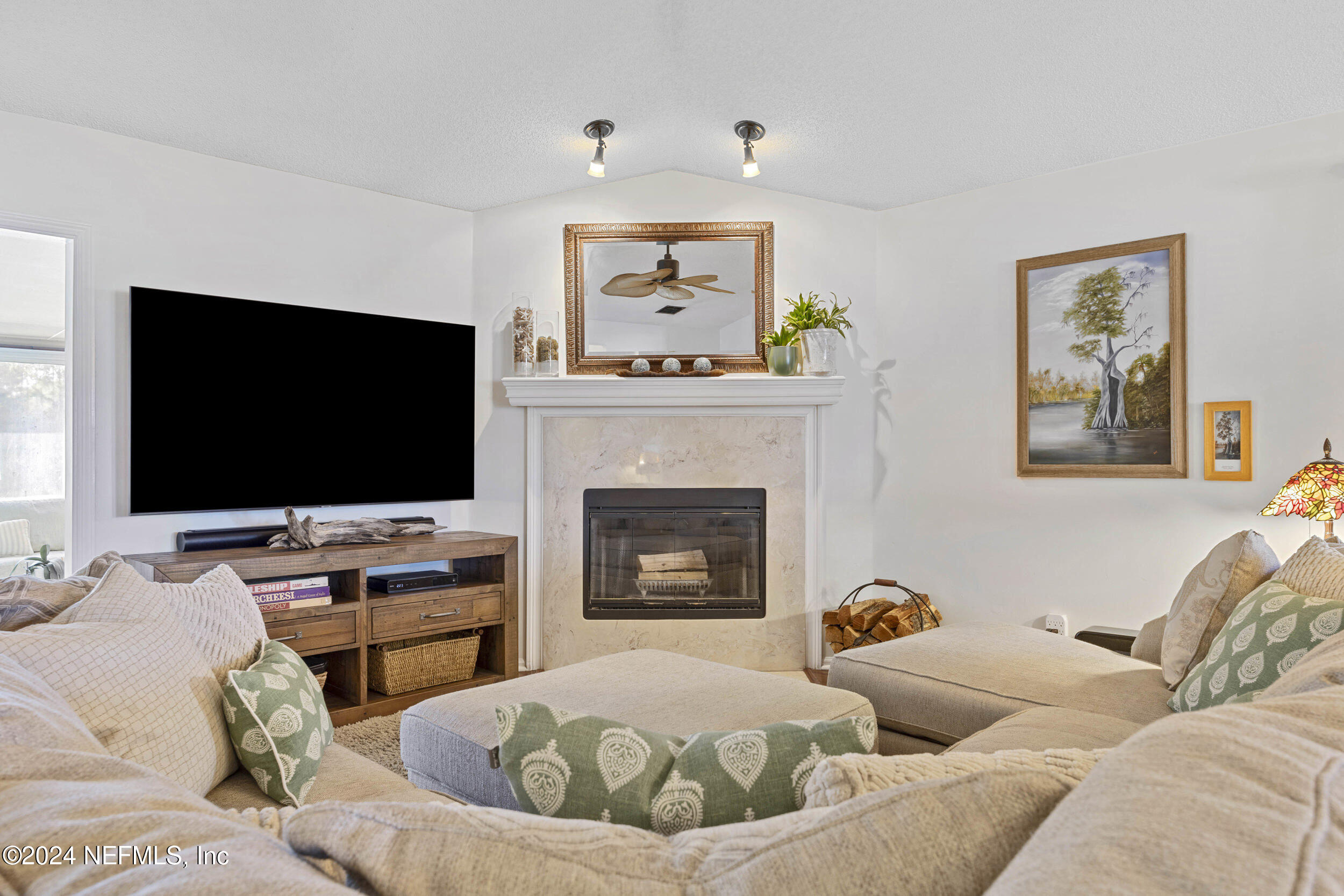 2444 TWIN SPRINGS Drive