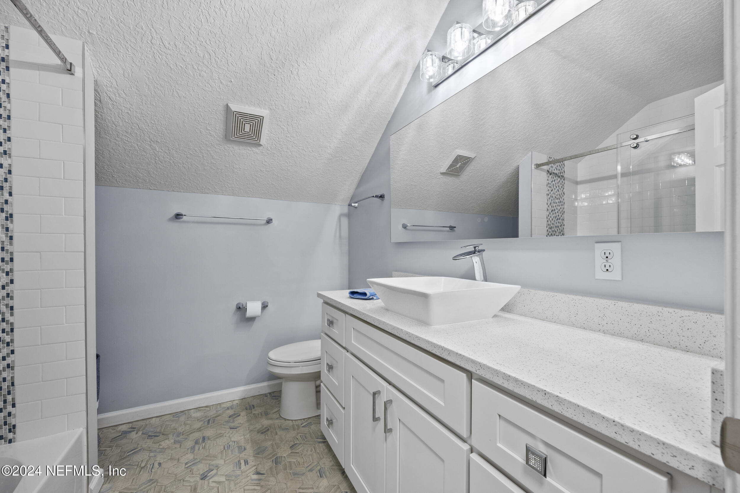 8200 SHADE TREE Court