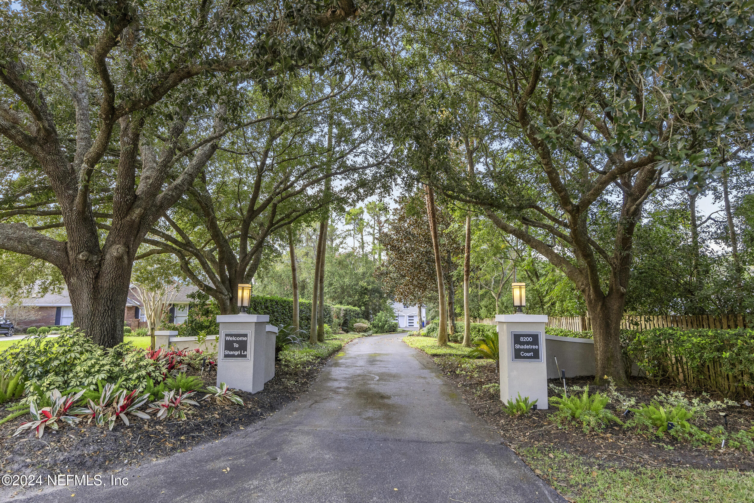 8200 SHADE TREE Court