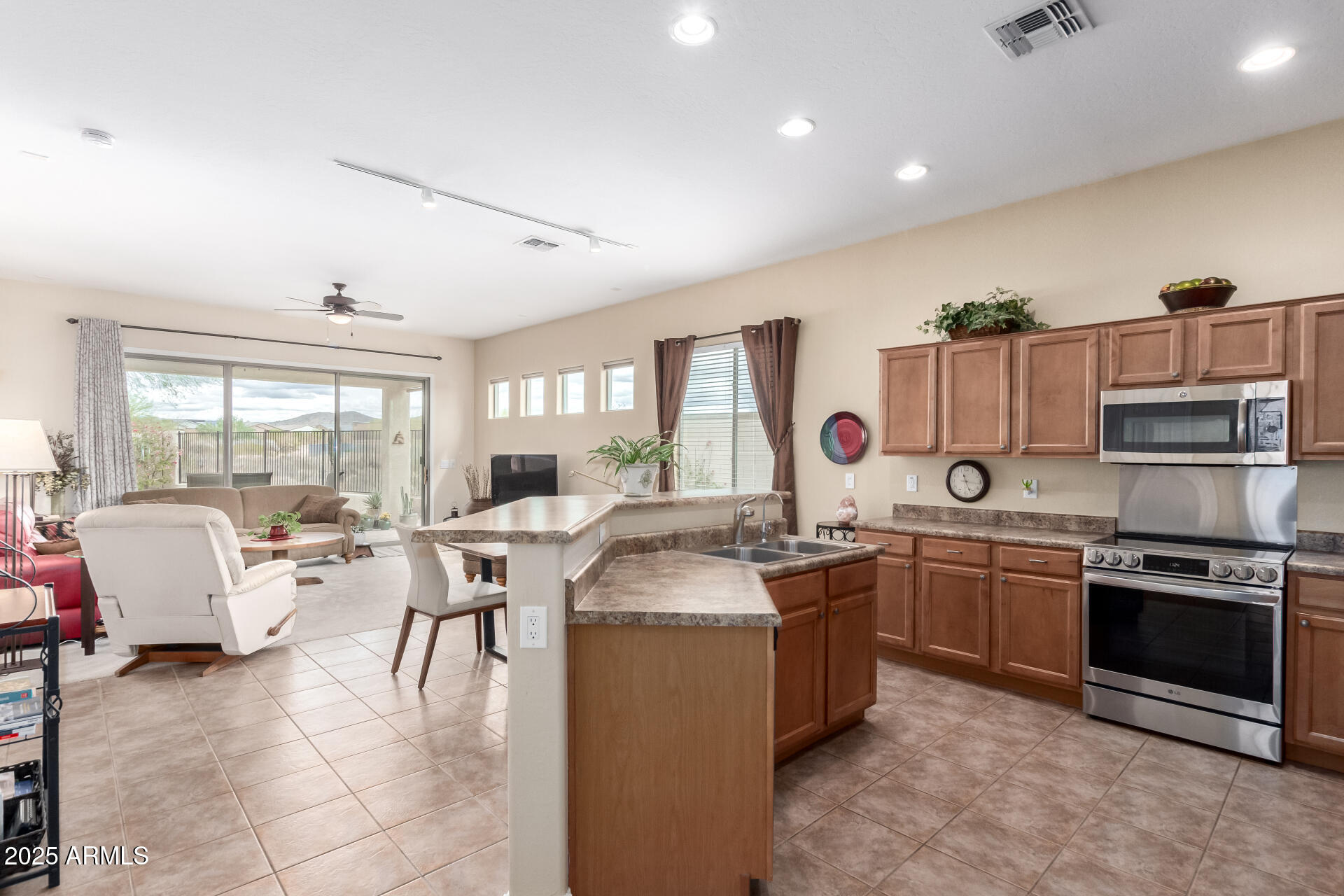 2212 W CALLE DE LAS ESTRELLA Street