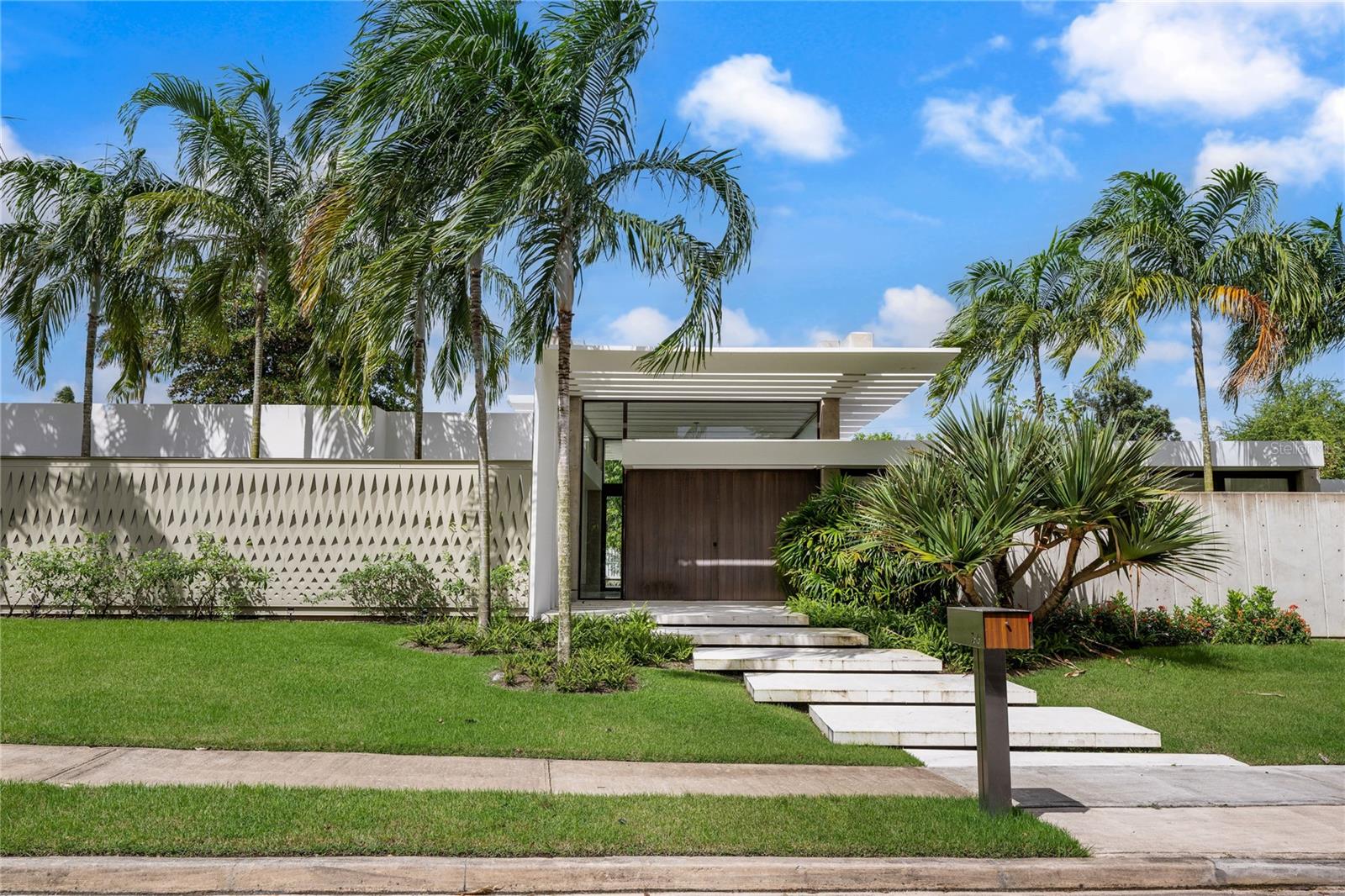 Z-6 MONTEBELLO, GARDEN HILLS SUR