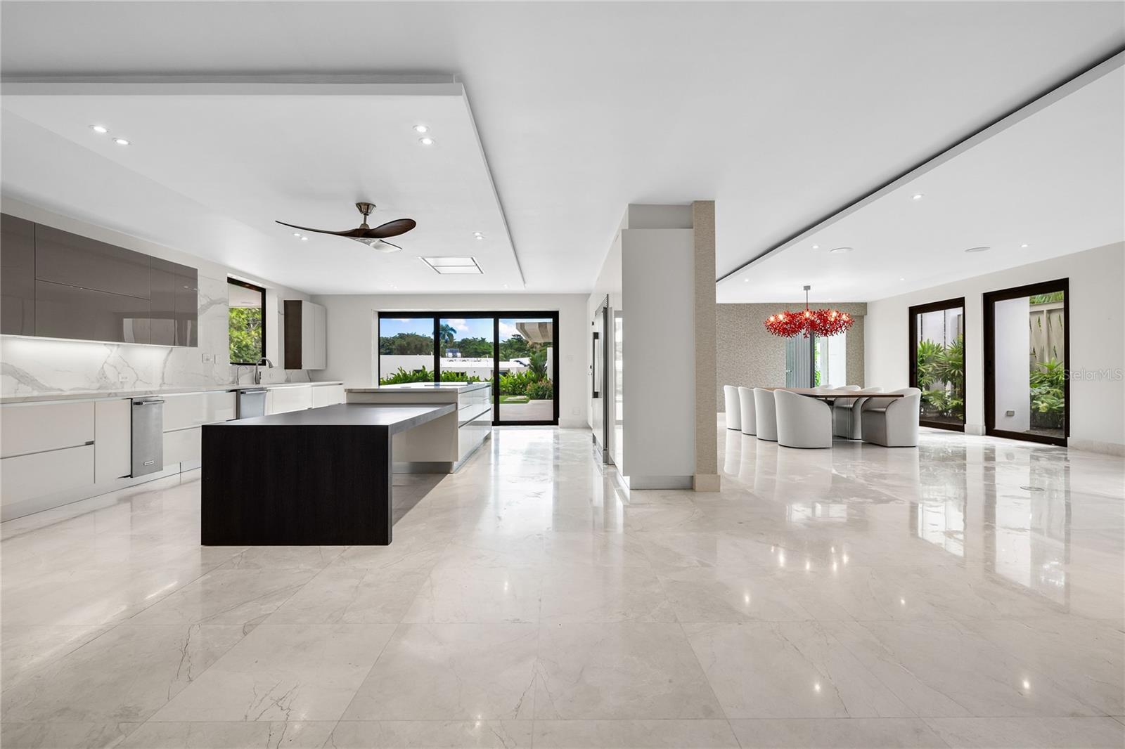 Z-6 MONTEBELLO, GARDEN HILLS SUR