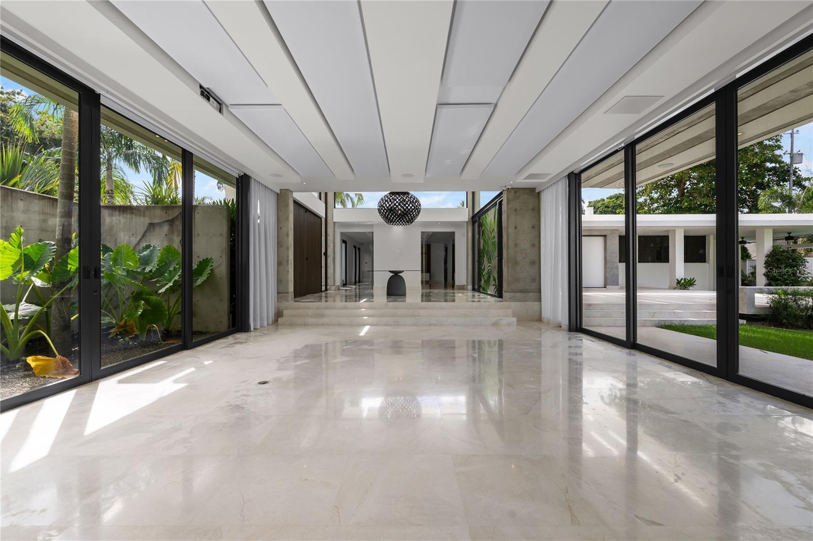 Z-6 MONTEBELLO, GARDEN HILLS SUR