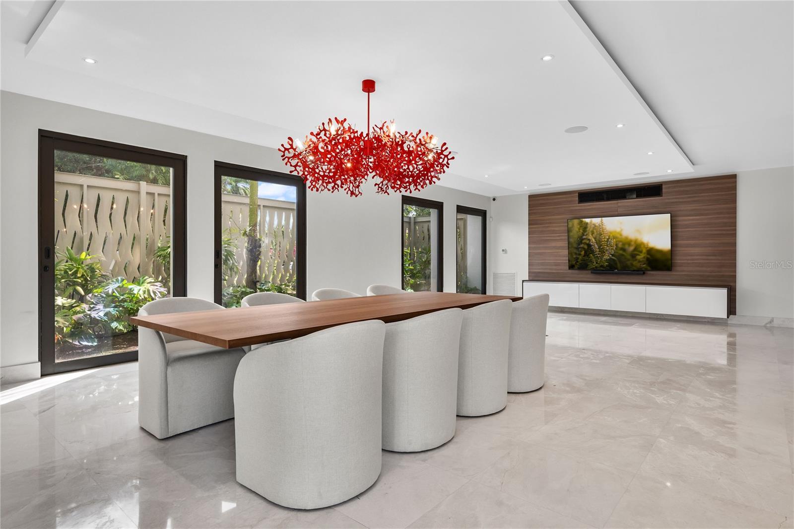 Z-6 MONTEBELLO, GARDEN HILLS SUR