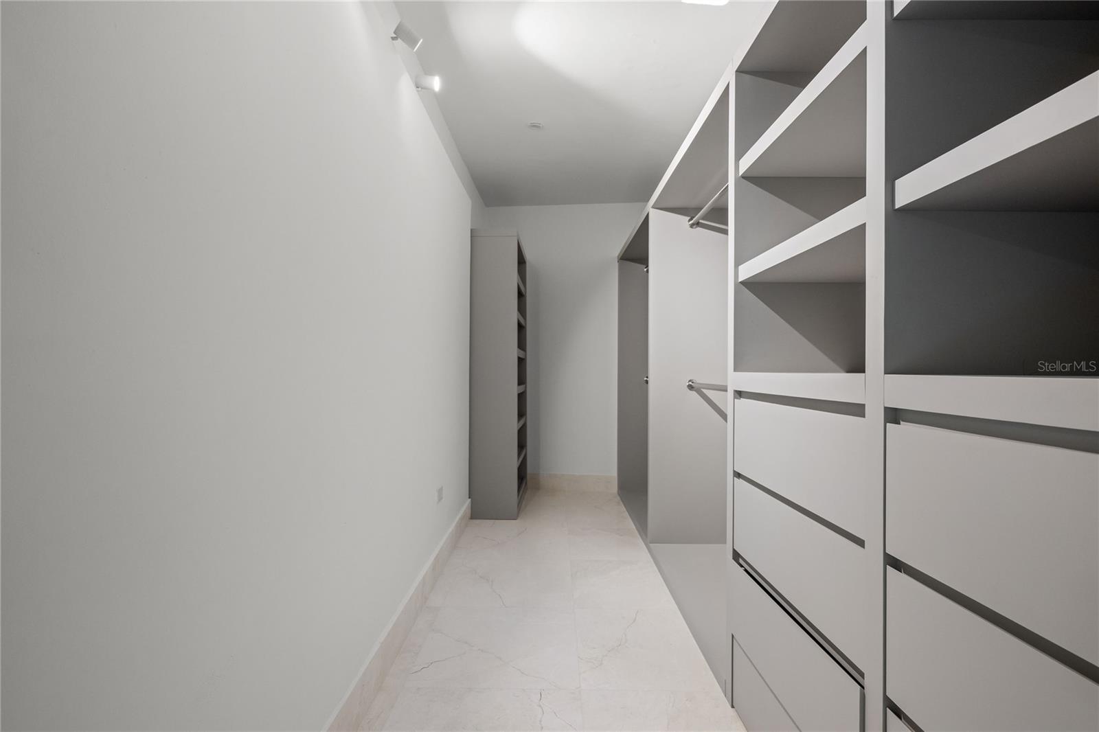 Z-6 MONTEBELLO, GARDEN HILLS SUR