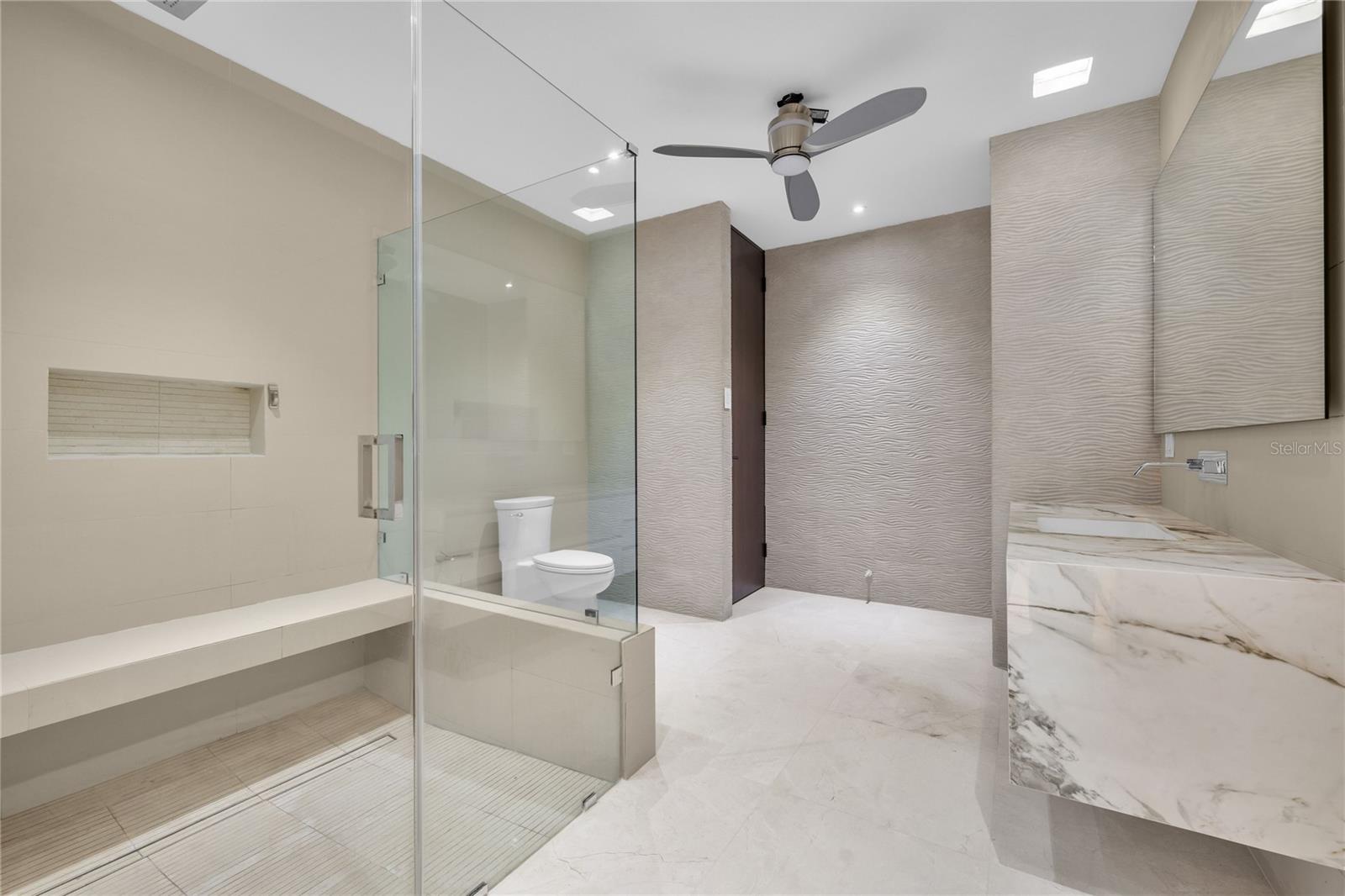 Z-6 MONTEBELLO, GARDEN HILLS SUR