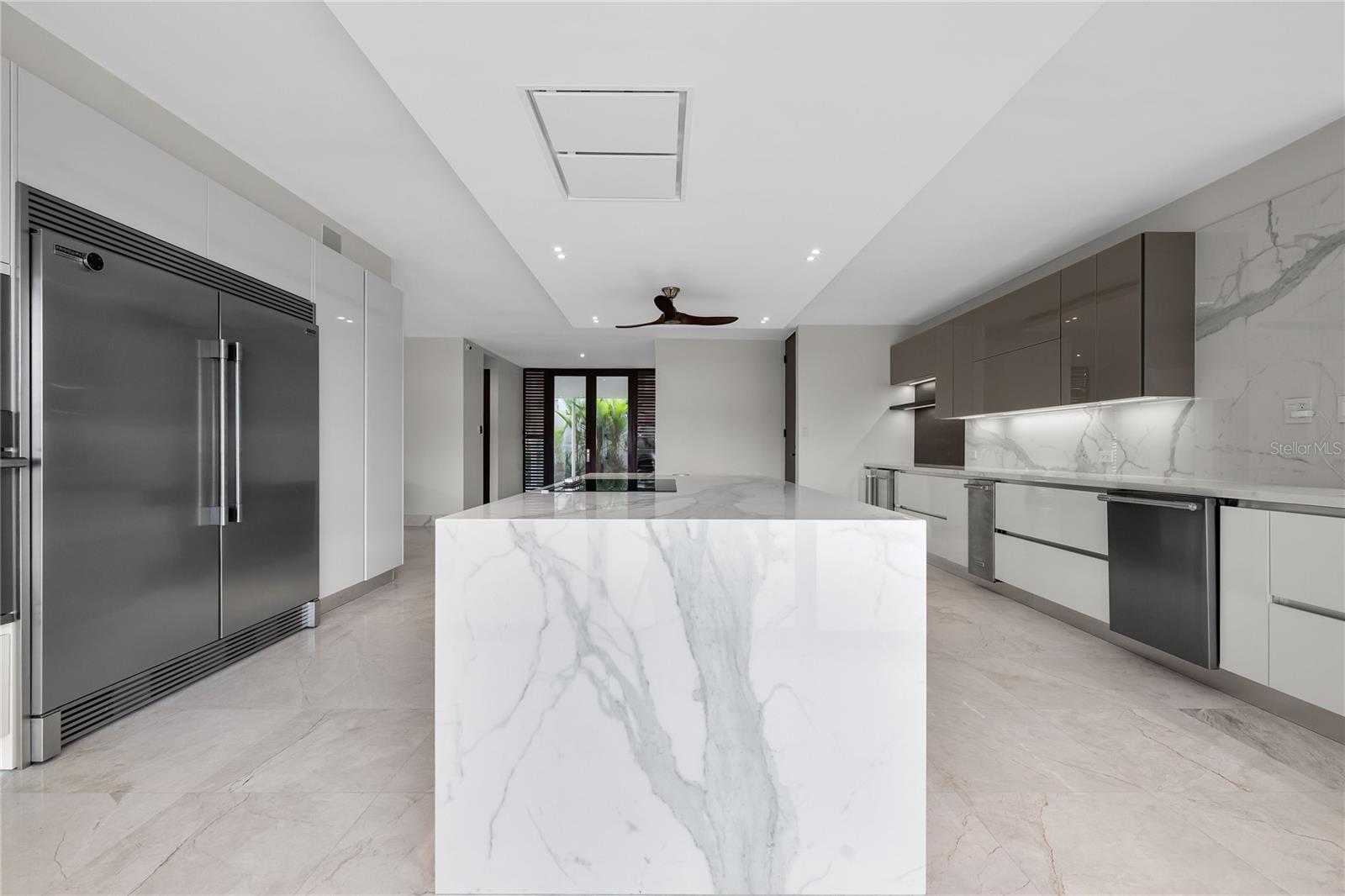 Z-6 MONTEBELLO, GARDEN HILLS SUR