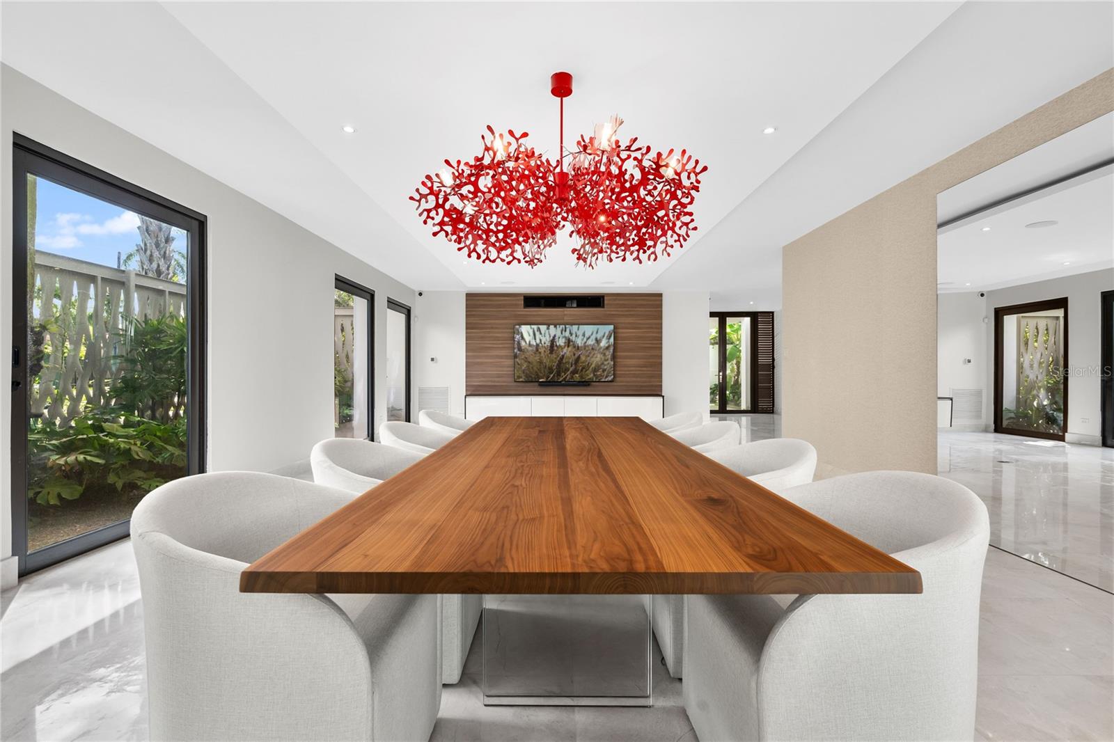 Z-6 MONTEBELLO, GARDEN HILLS SUR