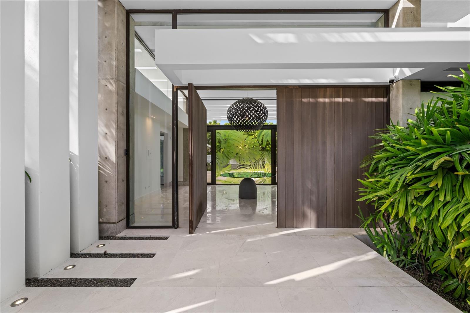 Z-6 MONTEBELLO, GARDEN HILLS SUR