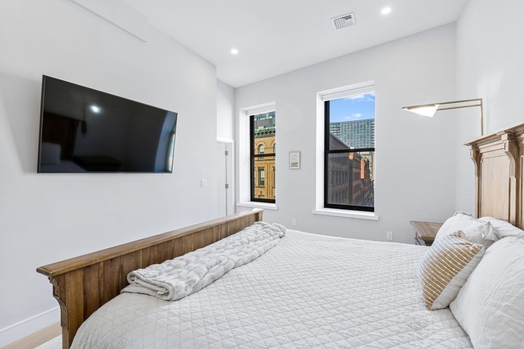 355 Congress St. Unit: PH1