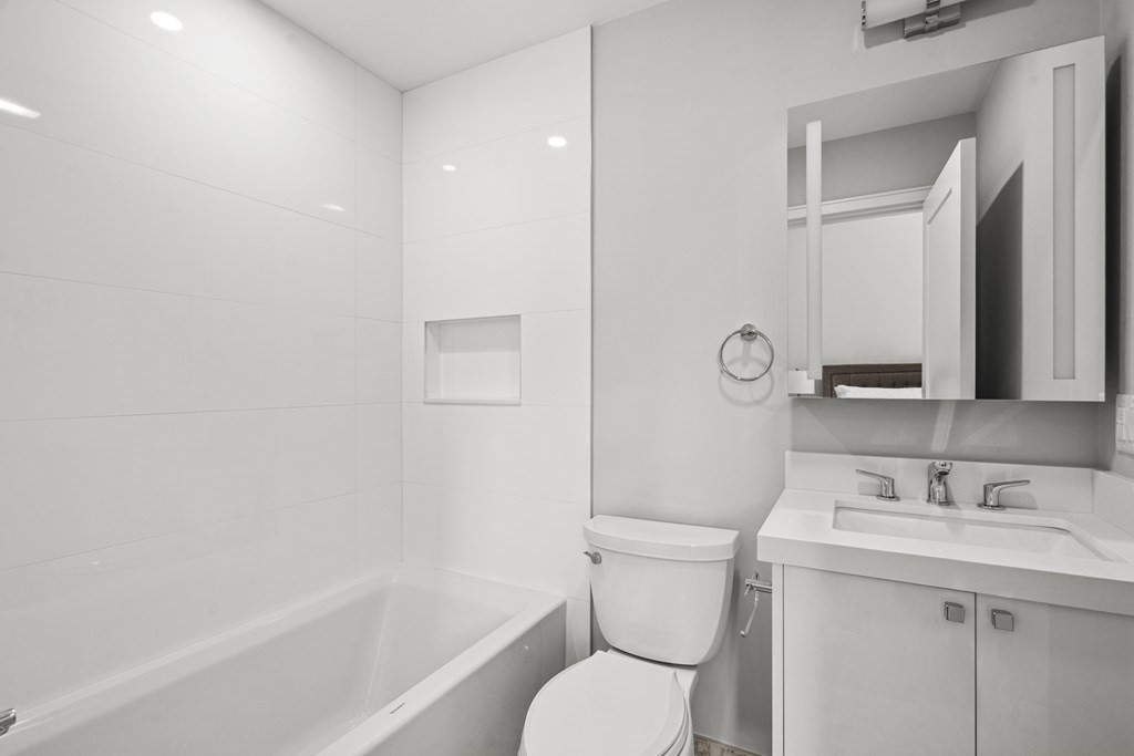 355 Congress St. Unit: PH1