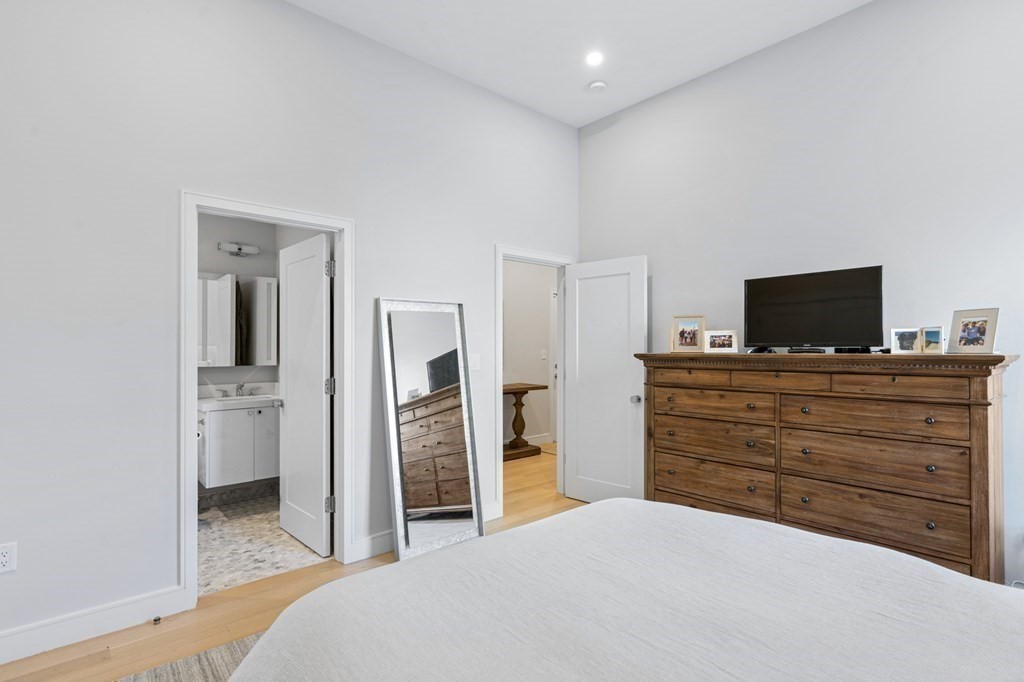355 Congress St. Unit: PH1