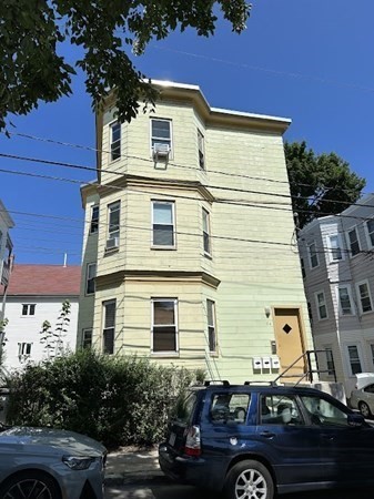 64 Moreland St