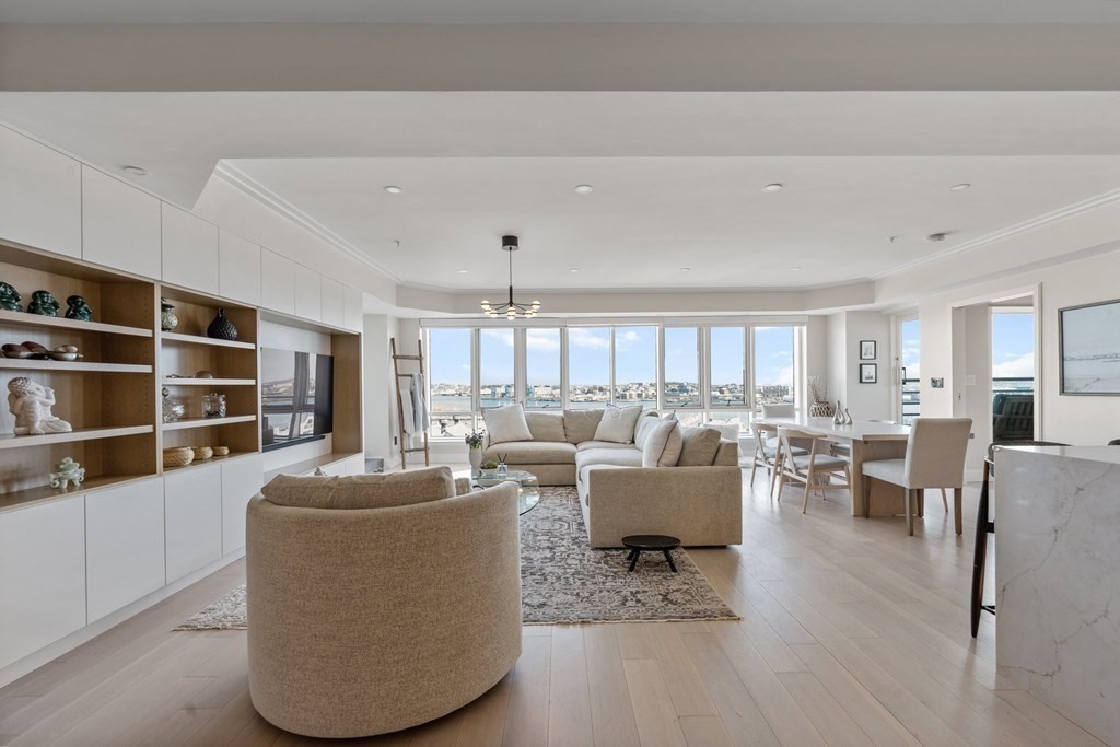 197 Eighth Street Unit: PH12