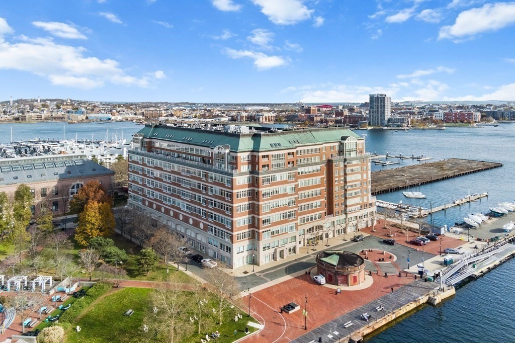 197 Eighth Street Unit: PH12