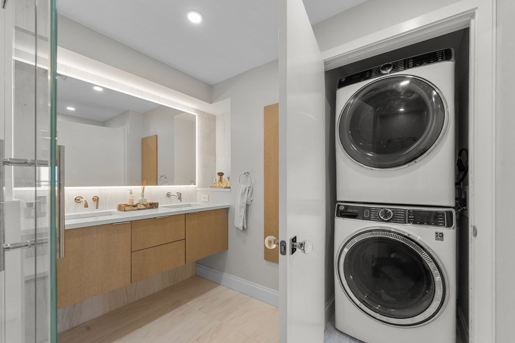 197 Eighth Street Unit: PH12